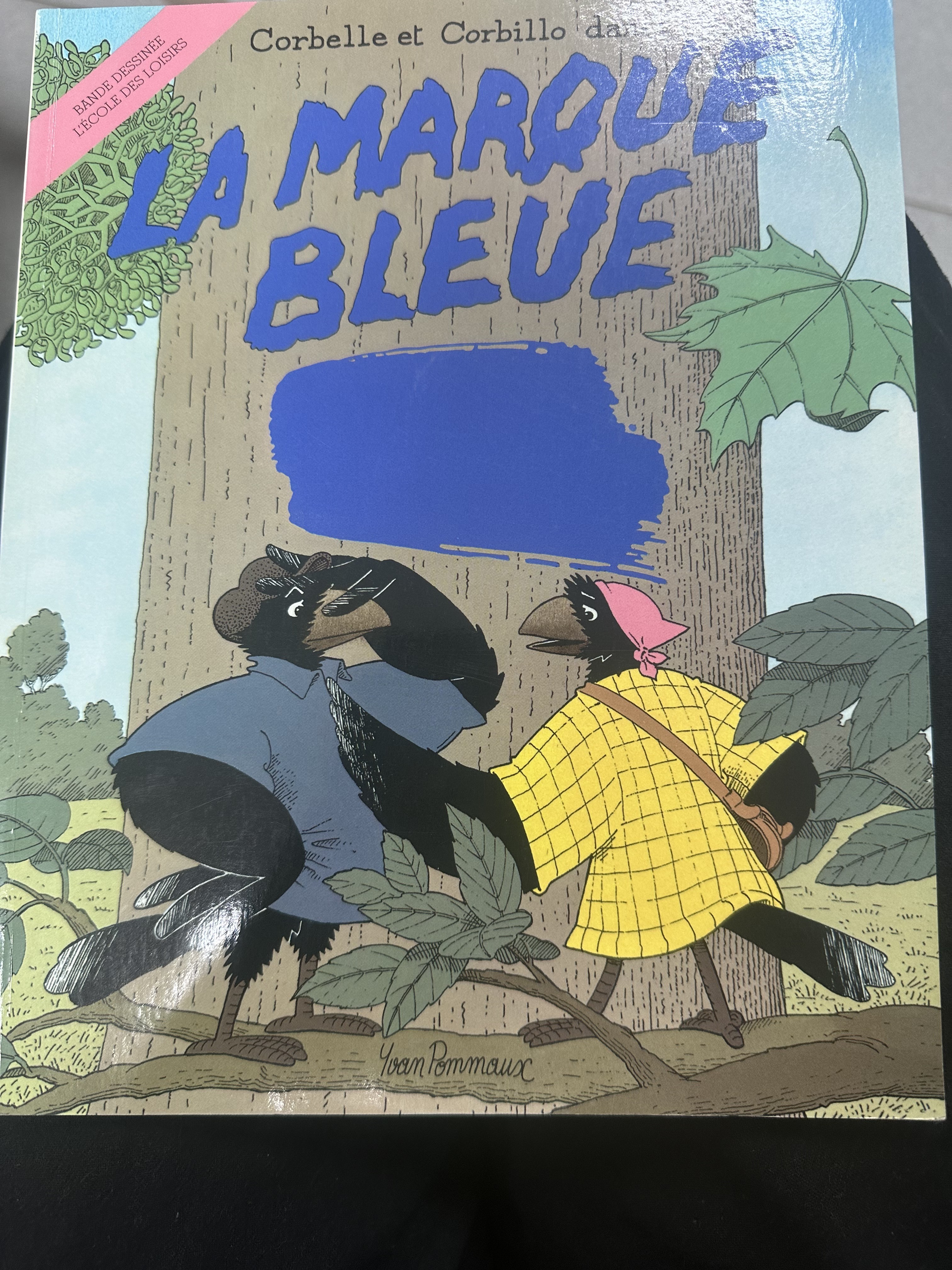 La marque bleue - Click to enlarge picture.