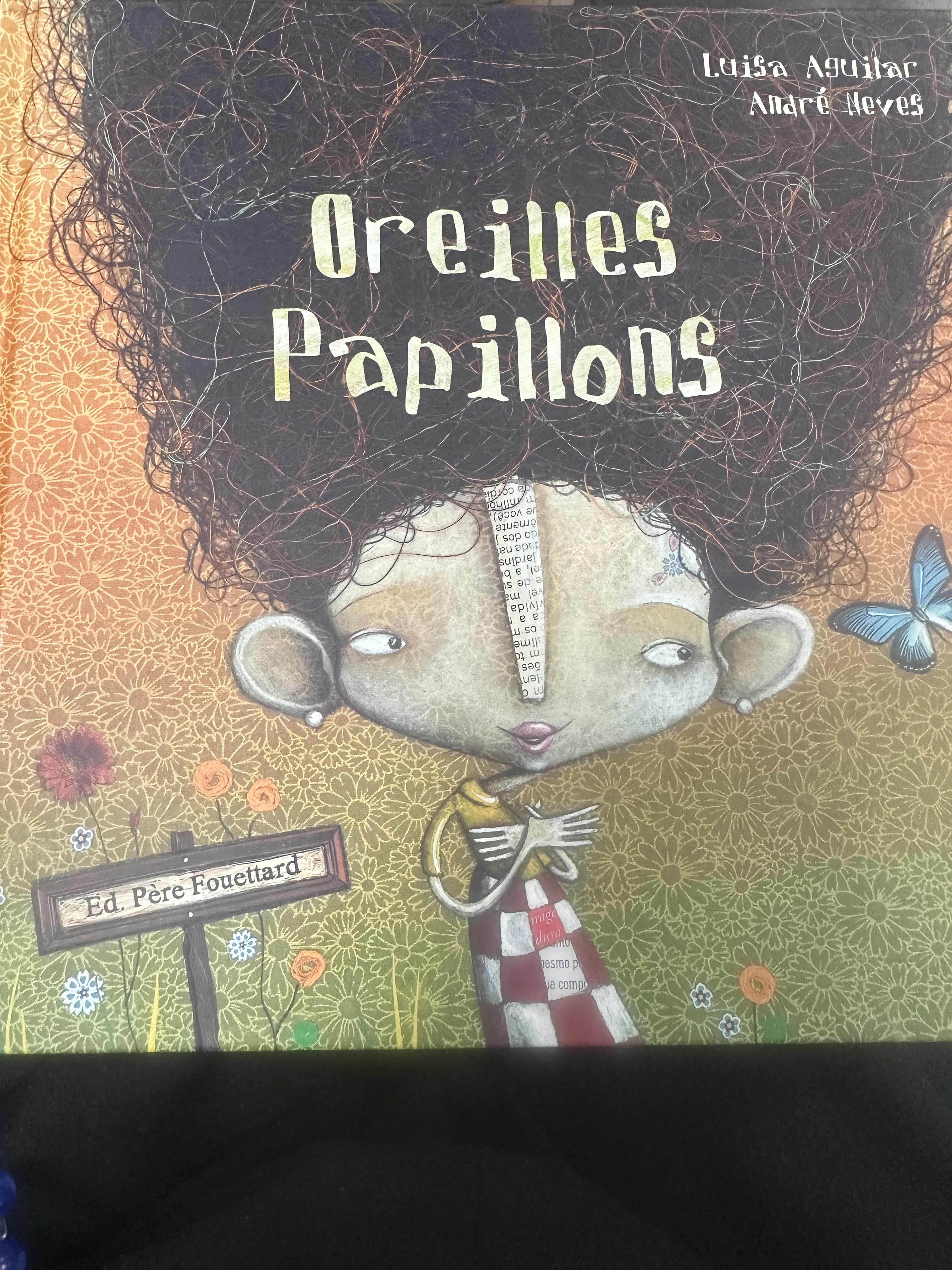 Oreilles papillons - Click to enlarge picture.