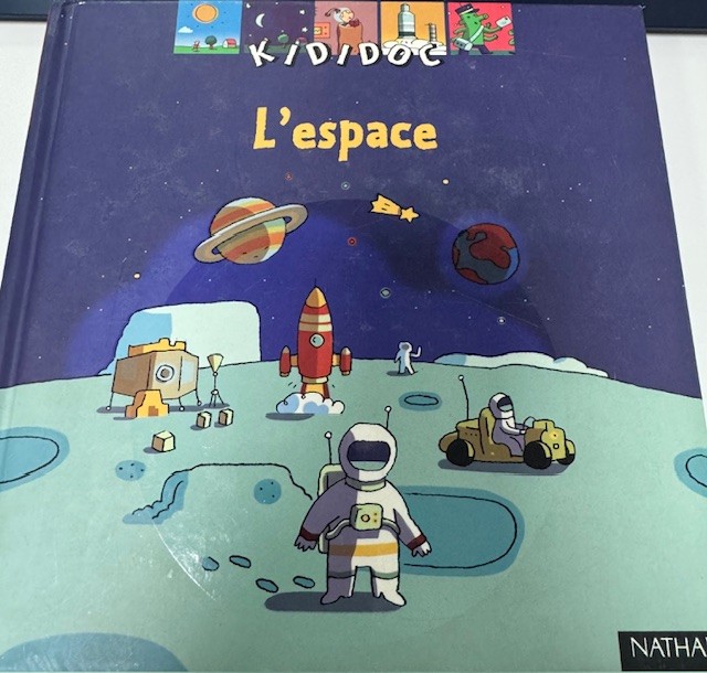 L'espace - Click to enlarge picture.