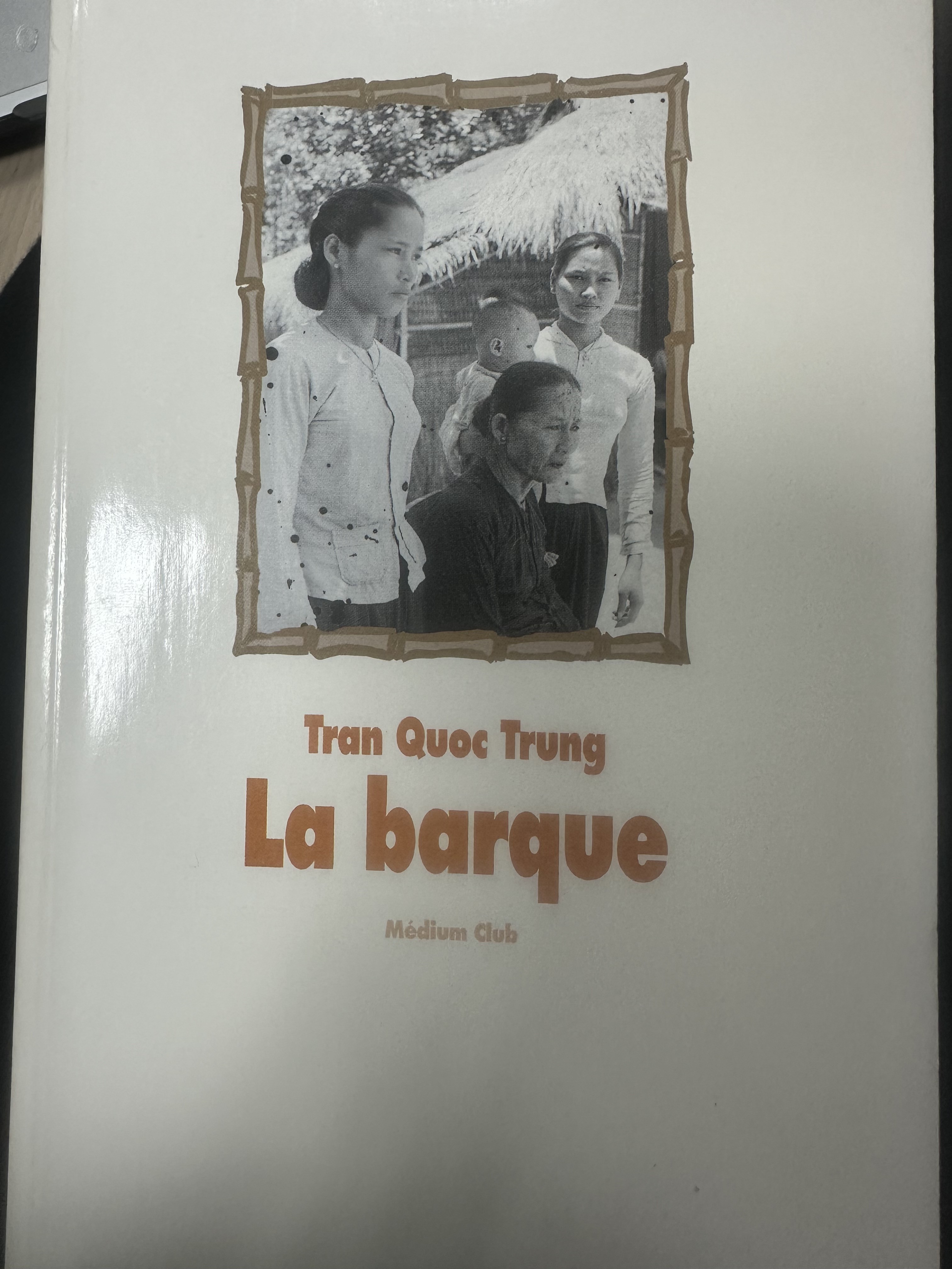 La barque - Click to enlarge picture.
